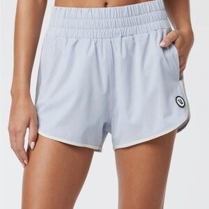 NWOT Vuori shorts